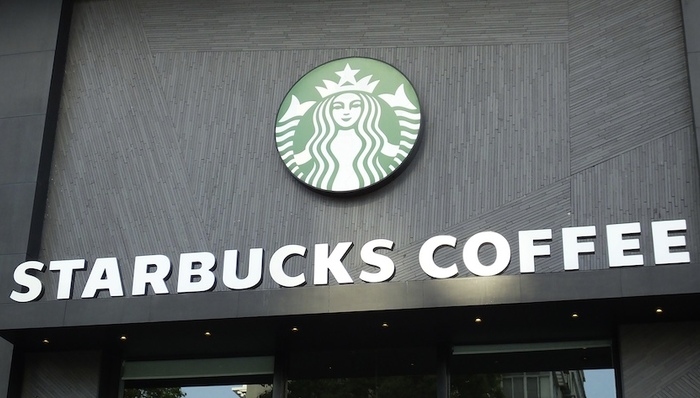 快看|星巴克承认门店营运违规，深夜道歉并启动自查