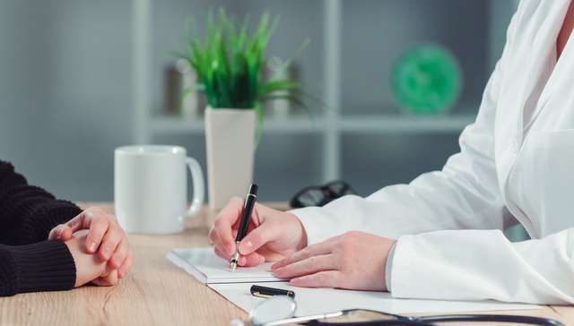 阿里健康报告：超过七成基层医生不后悔职业选择，缺乏培训机会是主要困境