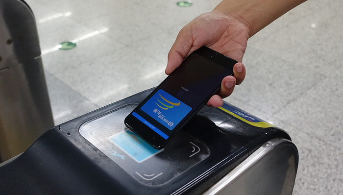 “合肥通”拒用Apple Pay背后：手机厂商与公交卡公司的博弈