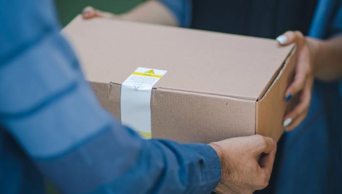 碳中和，快递，绿色，低碳，转型，税务，税惠，环保效应，纳税服务