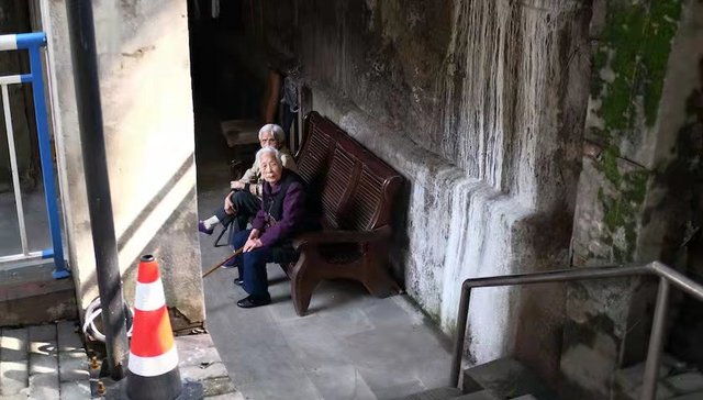 小城调研思考：提高生育率的关键或在中小城市和流动人口