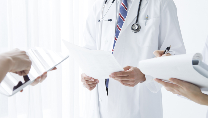 2021医疗秋招报告：护理科跳槽多，皮肤性病科平均招聘薪资达1.8万元