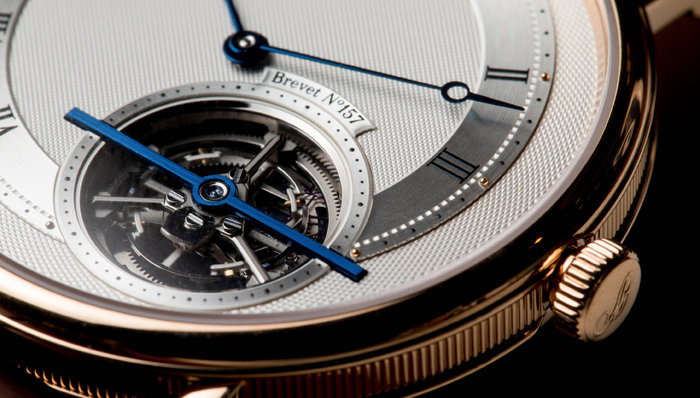 当技艺与美学风格融合成骨肉，钟表将以超越器物概念的符号而存在