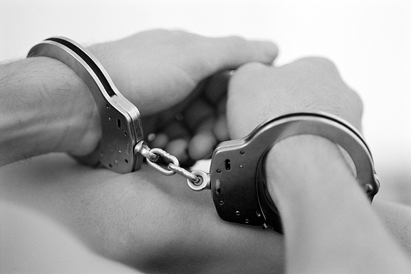 浙商证券原副总周跃骗取超千万资金获刑11年6个月，贪污线索由审计署发现并移送