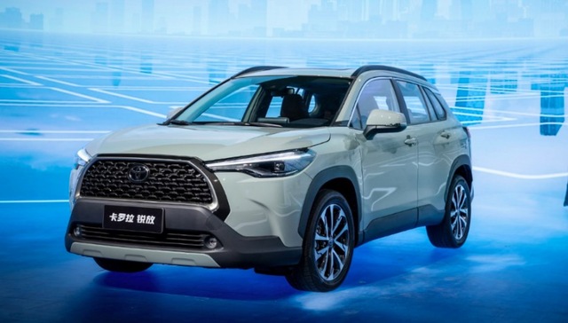 一汽丰田卡罗拉锐放开启预售，主打简约实用｜新车