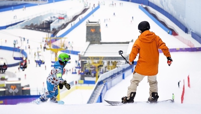 冰雪产业爆发之年， 融创文旅的欢乐生态圈越来越“轻”