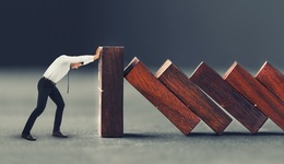 不到四年累计巨亏72亿，ST宏图及控股股东三胞集团遭证监会立案