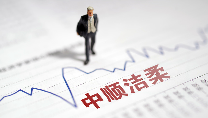 中顺洁柔,邓颖忠,刘鹏