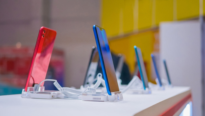 手机厂商,手机出货量,OPPO,智能手机产品,人口红利,手机行业,手机市场,手机使用,手机价格,手机