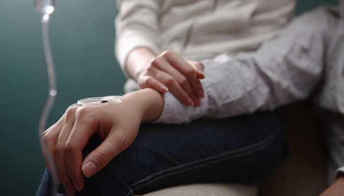 职场人健康图鉴：颈腰椎病最突出，教育行业健康自评分最低