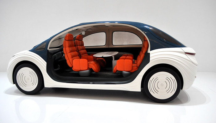 谁掌握了智能汽车的话语权