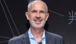 前戴森高管吉姆·罗文取代塞缪尔森，出任沃尔沃汽车首席执行官