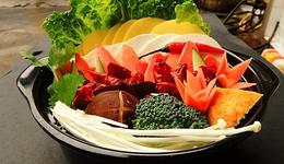 盘盘麻辣烫走红，餐饮“混血”品类将成为趋势？