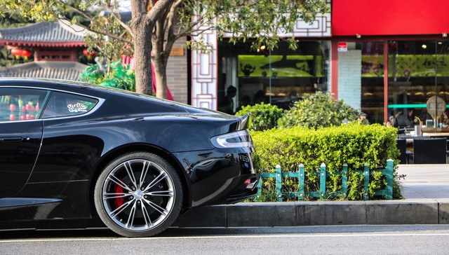 涨幅高达40%至60%！多地豪车车主反映车险涨价，90后、跑车等标签成加价因素