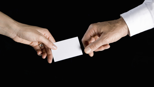 鞍山银行副行级别高管泄密，一女子内幕交易珠海中富被罚481万元丨局外人