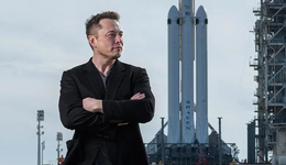 马斯克：载人飞船上天前，我曾跪在地上祈祷