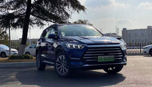 刚刚上市的比亚迪宋Pro DM-i开起来怎么样，我们为你体验了一番|试驾