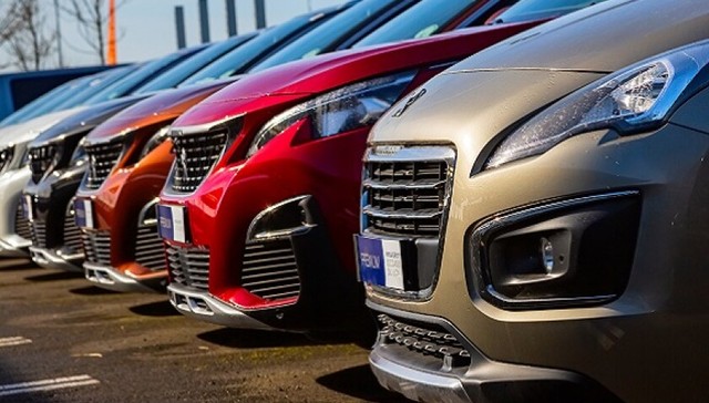 今年，雷诺和Stellantis集团将专注于推出紧凑型和中型车矩阵