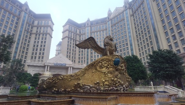 Sand-castle effect - Evergrande forced to demolish seaside buildings