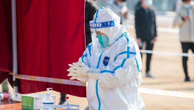 地方新闻精选｜西安公布滞留人员离市政策 大连一企业违规导致疫情扩散三人获刑