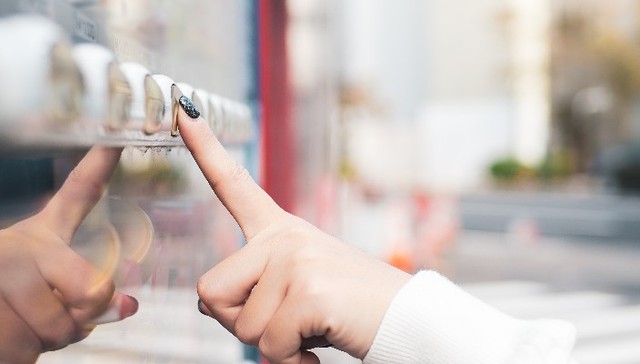 Missfresh takes over unmanned retailer Zailouxia