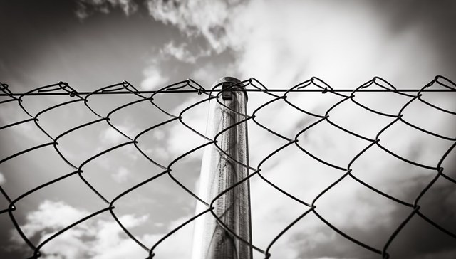 直通部委 | 移民局：一年来查获偷渡人员4.7万余人 工信部：新能源车销量连续7年全球第一