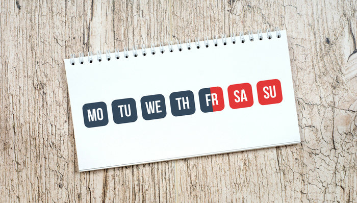 俞敏洪：新东方辞退6万员工；海淀区公布首批“持证上岗”校外培训机构名单|一周教育要闻