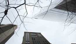 资产大挪移扭亏，荣丰控股2021年业绩扣非前后反差太明显