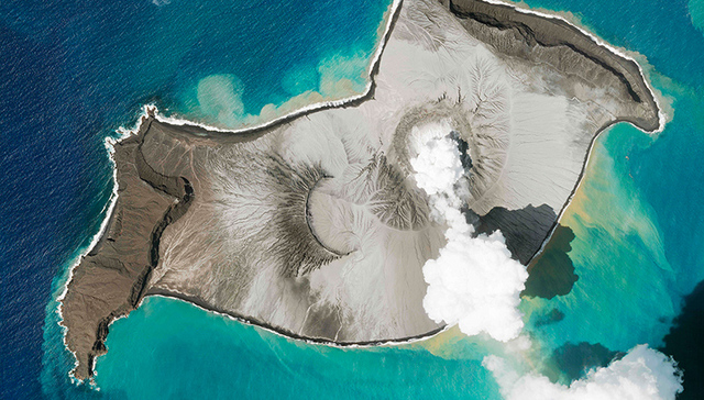 【图集】汤加火山再次剧烈喷发，澳大利亚派侦察机查看汤加灾情