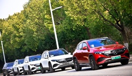 入門級電動車如何營造豪華感？奔馳給出了答案｜試駕