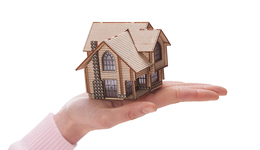 債務(wù)危機(jī)未解，股價六連板后連續(xù)下跌，誰在炒作新華聯(lián)？