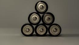 凈利預(yù)增3倍，市值跌破千億，天賜材料“量?jī)r(jià)齊升”能否持續(xù)？