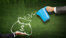 非法薦股、從業(yè)人員無資質(zhì)、虛假宣傳，財商教育歸誰管？