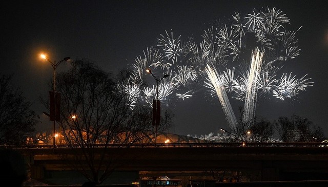 张艺谋：争分夺秒排练冬奥开幕式，广场舞亮相暖场