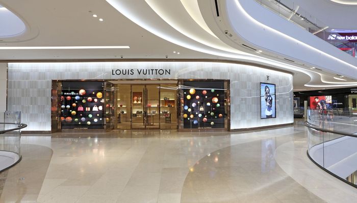 机场引入高端奢侈品店，装点门面还是真能赚钱？