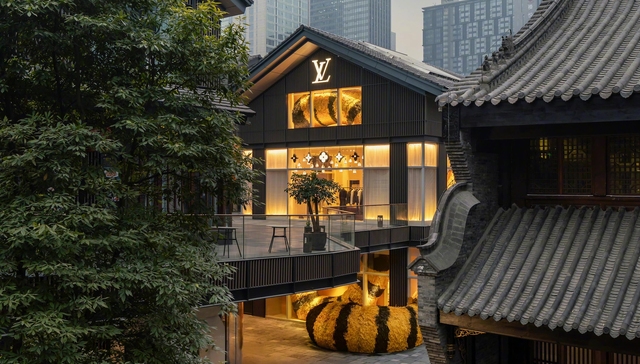 老虎“钻进”路易威登之家，耐克联乘Sacai阿甘鞋复古感十足｜是日美好事物