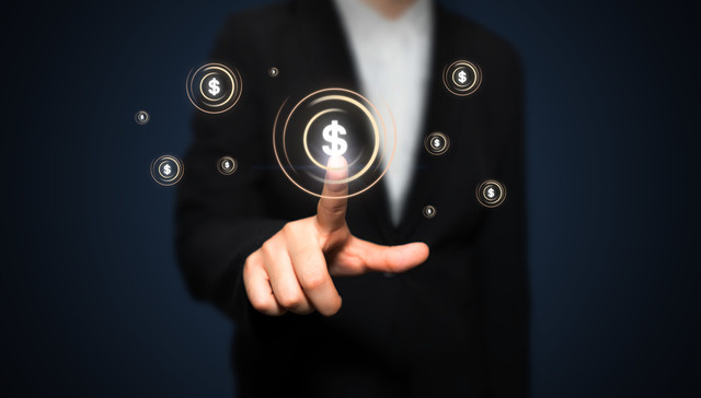 银保监会2021年共处罚银行保险机构3870家次，合计罚没26.99亿元