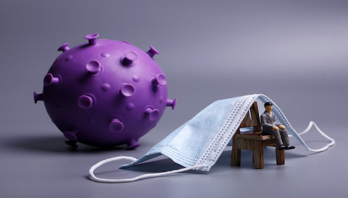 奥密克戎在塑料表面能活八天，怎样才能减少“物传人”风险？