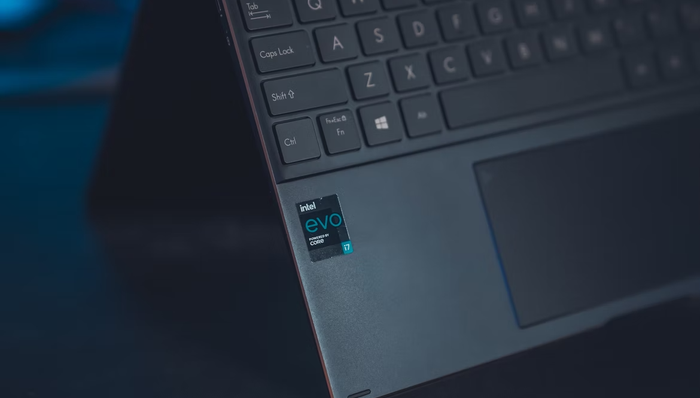 英特尔第四季度每股盈利及营收胜预期，扩大投资使利润承压