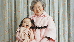 奢侈品牌的春节营销告别刻板印象了吗？