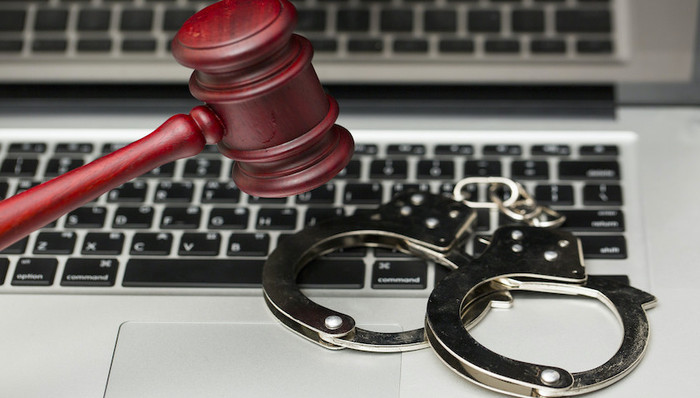 滥权妄为、损公肥私！长城AMC原副总裁胡小钢被“双开”