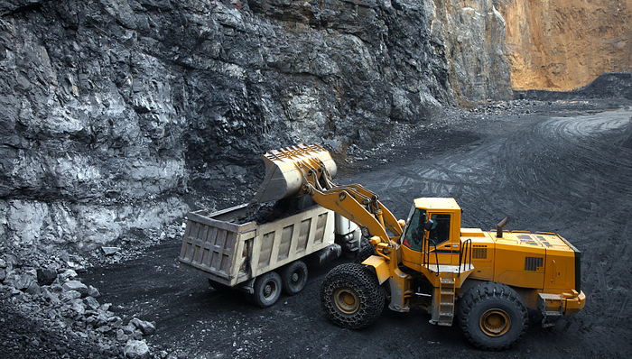 去年净利预增最高22倍，盛屯矿业创史上最好业绩，第9次定增遇阻