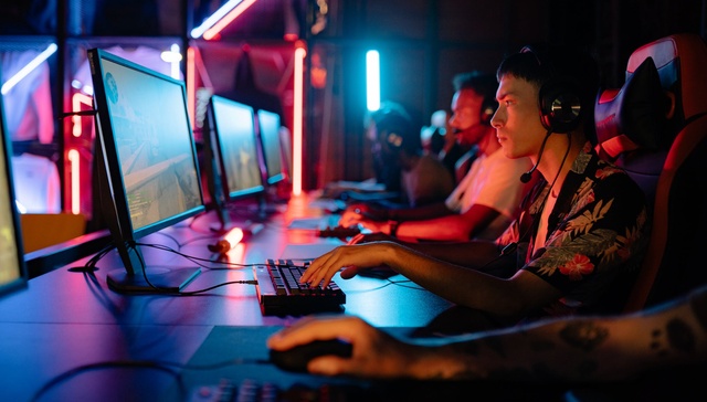 电竞运营商VSPN启动港股IPO，腾讯占股13.54%