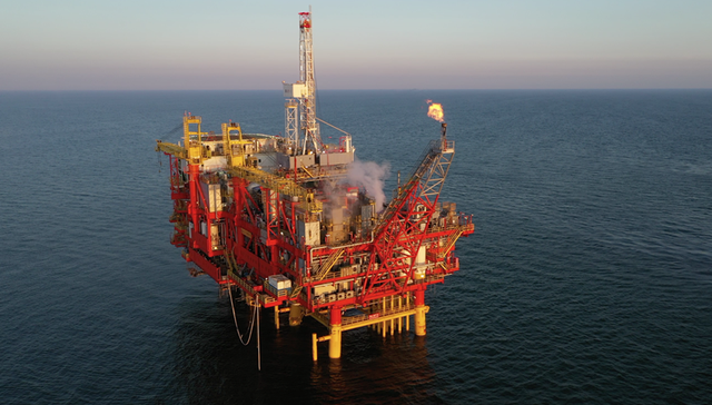 我们在渤海上过年，将“黑泥”变成了“黑金”｜春节，我们值守