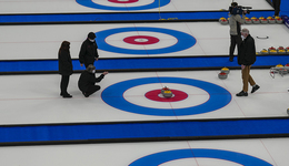 看冬奥 | 2月2日：首个比赛日，冰壶混双打头阵