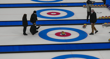 看冬奥 | 2月2日：首个比赛日，冰壶混双打头阵