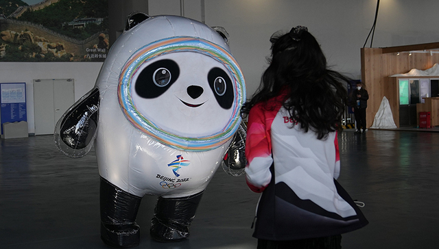 奥运又见“抢pin大战”，谁能拒绝冰墩墩呢？