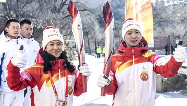 开幕式主火炬将燃！世界冠军们邂逅冬奥火炬