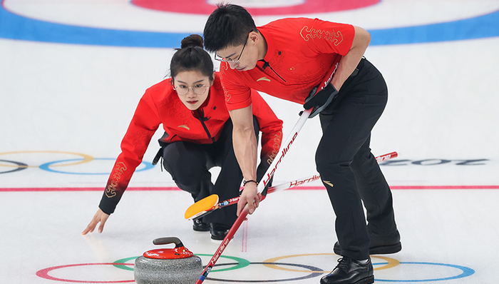 冰壶混双遭遇单日连败，半决赛出线形势不利