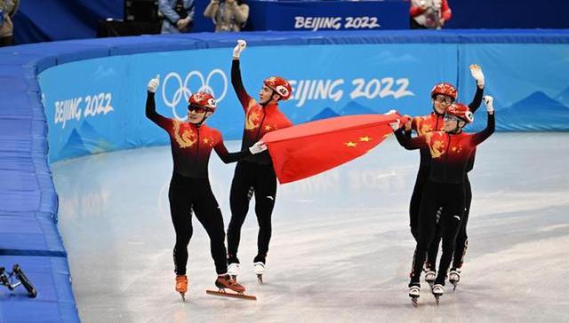 冬奥战报｜2月5日：中国队短道速滑队获首金，冰壶混双4连败